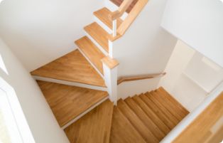 Escaliers par un menuisier à Le Mans (72)